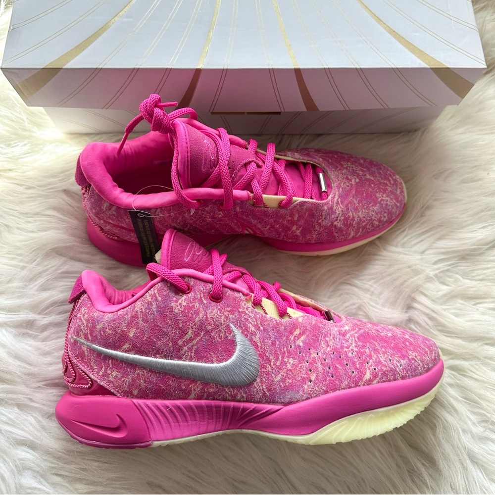 Nike LeBron 21 The World is my Oyster Pink Athletic Shoes size 10.5 Mens